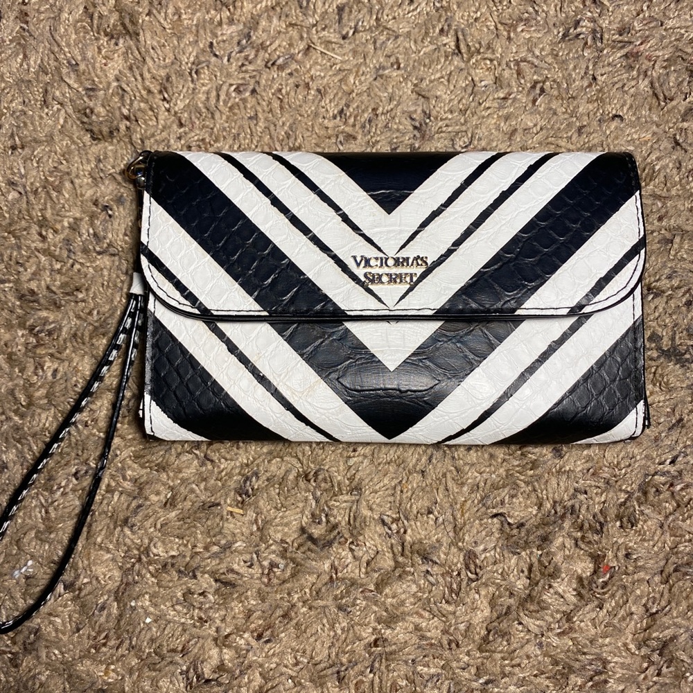 Victoria’s Secret black&white wallet wristlet